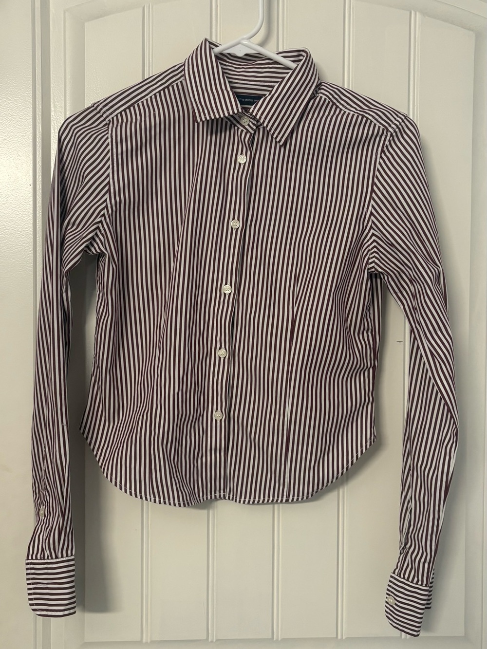 GAP Fitted Cropped Button Up